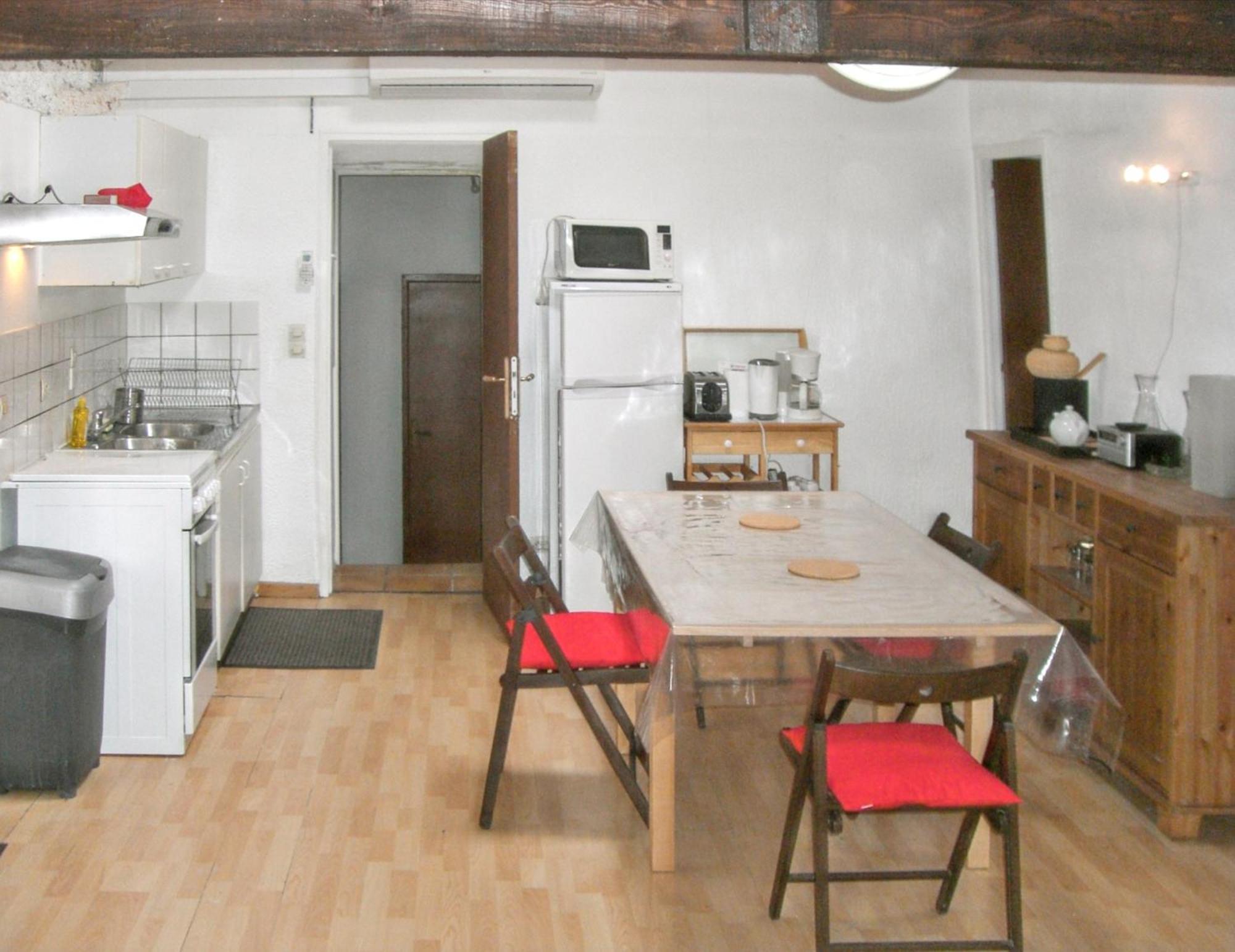 Maison de 3 chambres a Noves avec terrasse amenagee et WiFi Extérieur photo
